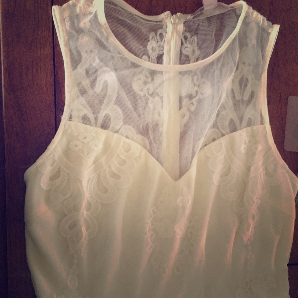 White lace dress- perfect for spring! - Picture 1 of 3